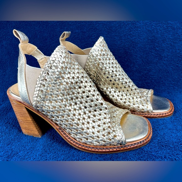 Saint Grace Shoes - SAINT G, Gold, woven, chunky, 3 inch heel. Size 8
